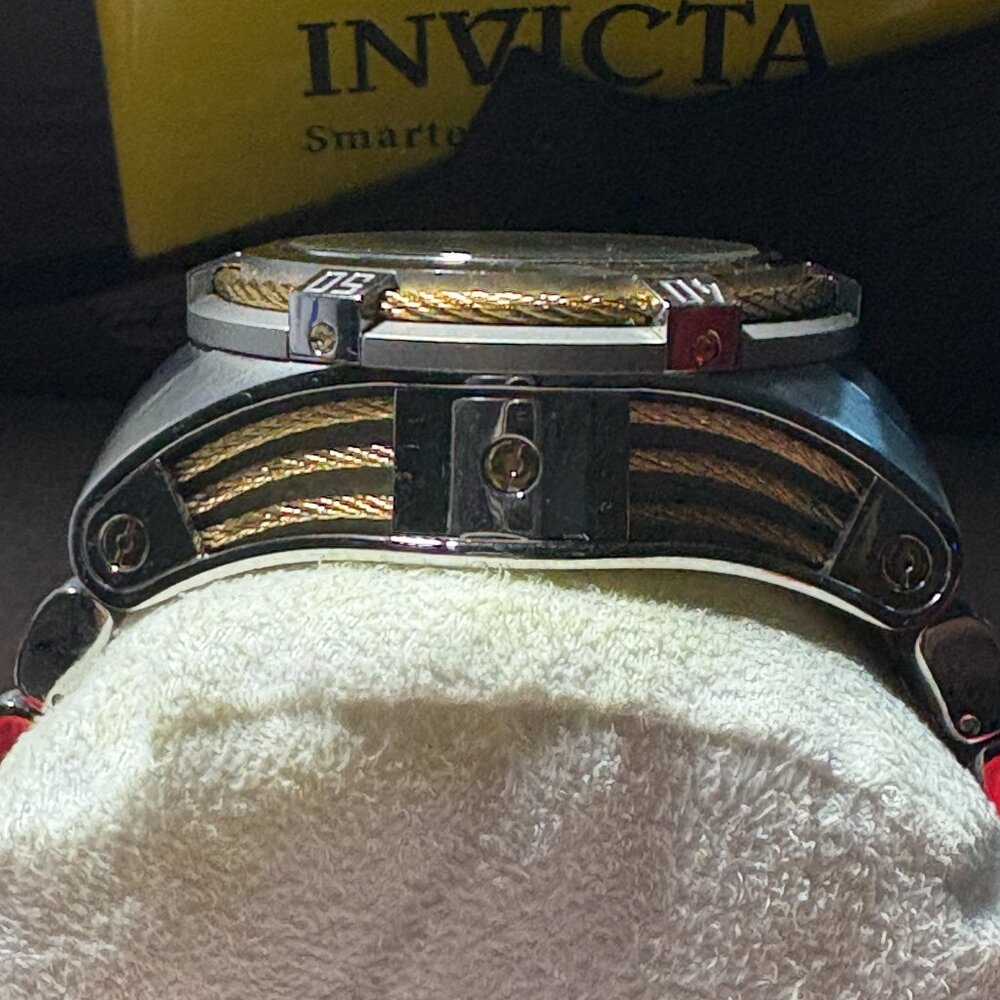 Invicta Bolt Zeus - Picture 3 of 10